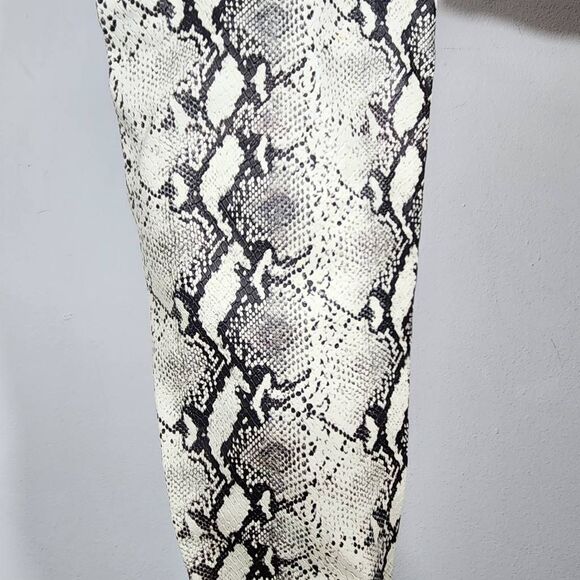 Steve Madden Snakeskin Print Thigh High Boot Size 7 Over-The-Knee Stretch Boots - Picture 6 of 13